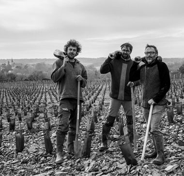 grange-aux-belles-la-chaussc3a9e-rouge-main.jpg